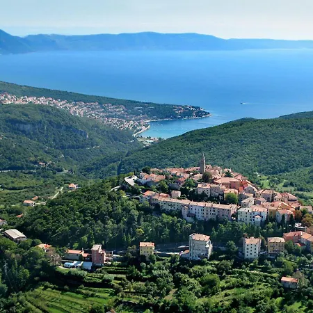 Vlastelini By Interhome