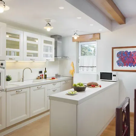 Vlastelini By Interhome *