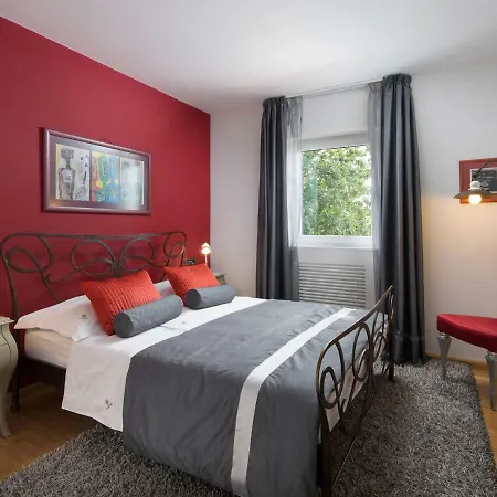 Vlastelini By Interhome *