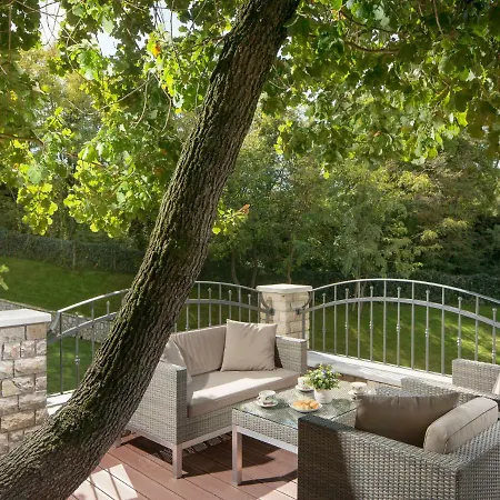 Vlastelini By Interhome Krapan