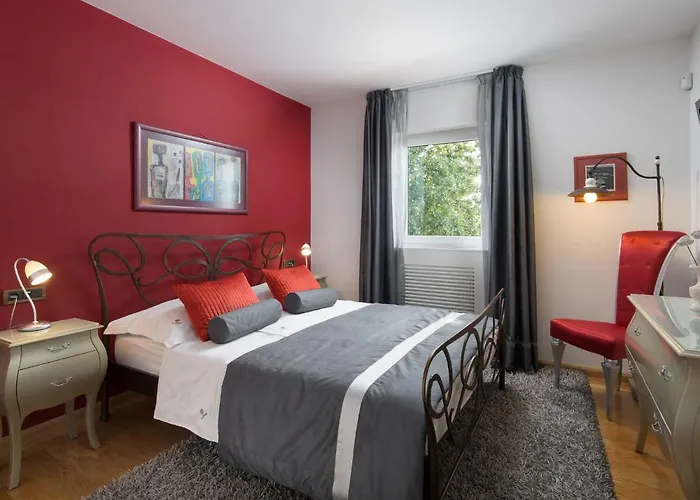 Vlastelini By Interhome *