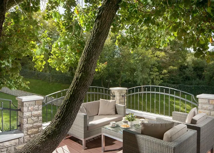 Vlastelini By Interhome Krapan