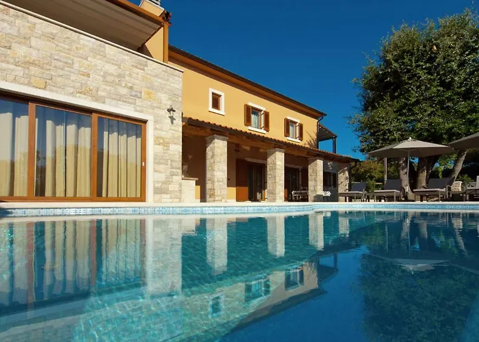 Vlastelini By Interhome *